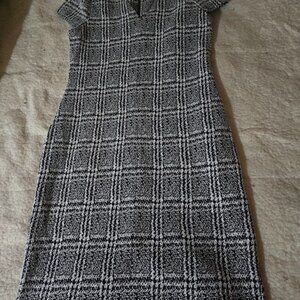 Black & White Textured Career Dress – V-Neck, Back Slit – Size L (Read Descripti